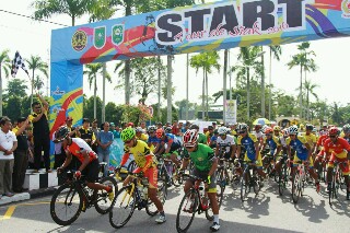 Kapolres Siak Saat melepas etape 2 Tour De Siak