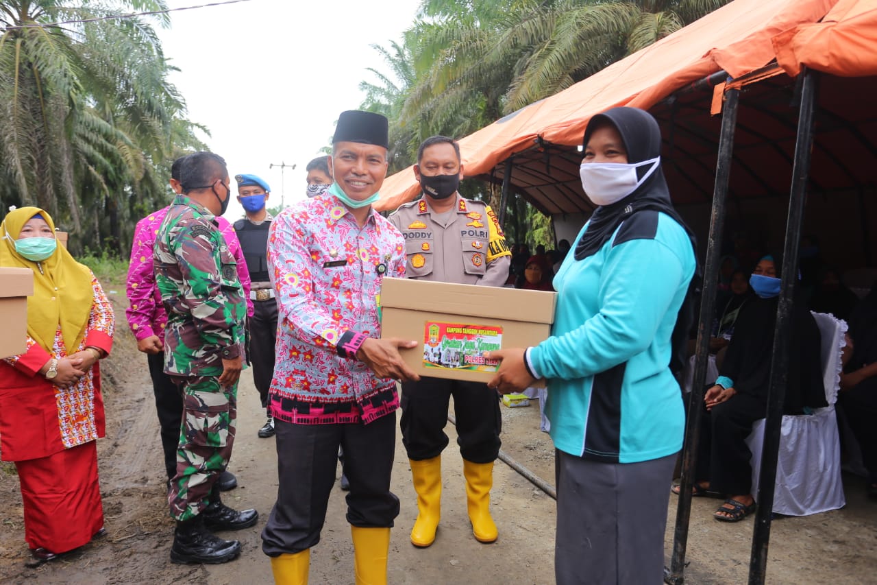 Pj. Sekretaris Daerah Siak Jamaludin menghadiri Acara Kampung Tangguh